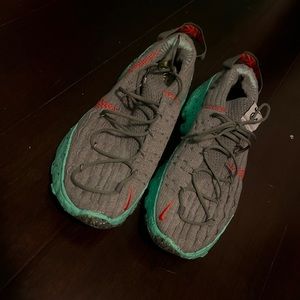 Men size 11.5 space hippie Nike